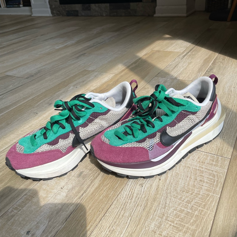 Nike sacai Vaporwaffle villain red